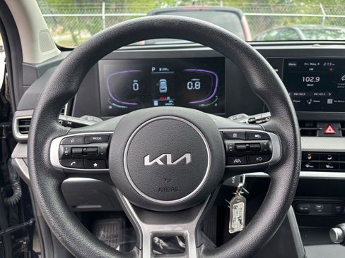 Used 2025 Kia Sportage LX FWD image 27