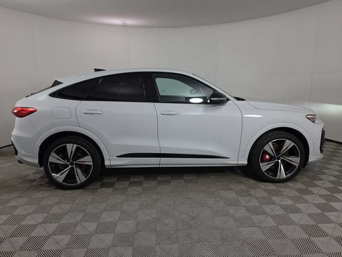 New 2026 Audi SQ5 Premium Plus AWD/4WD image 8