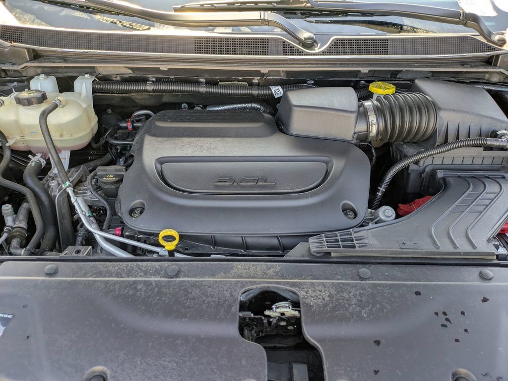 Used 2025 Chrysler Pacifica Select FWD image 13