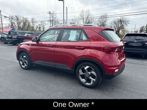Used 2023 Hyundai Venue SEL image 8
