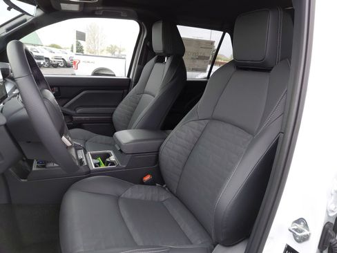 New 2025 Toyota 4Runner TRD Off-Road Premium AWD/4WD image 18