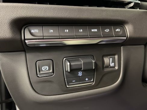 Used 2025 Cadillac Escalade ESV Sport w/ Touring Package AWD/4WD image 25