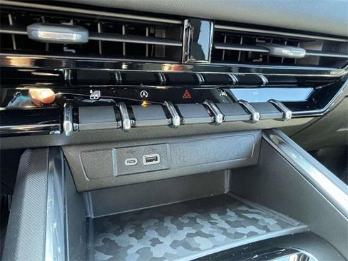 New 2025 GMC Canyon Elevation w/ Convenience Package image 17