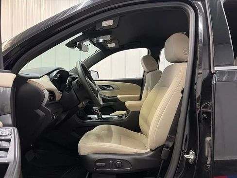 Used 2022 Chevrolet Traverse LS AWD/4WD image 11