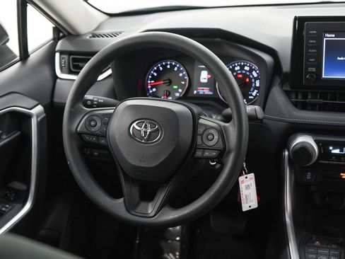 Used 2019 Toyota RAV4 LE AWD/4WD image 14