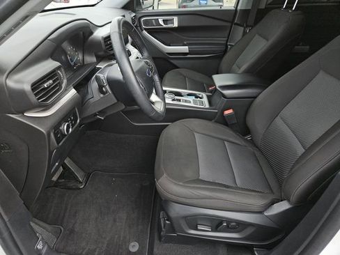 Used 2024 Ford Explorer XLT RWD image 27