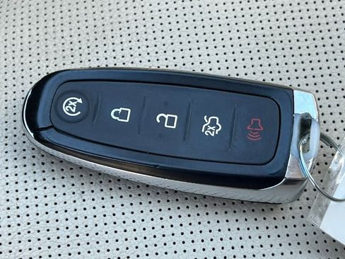 Used 2014 Lincoln MKS AWD image 25