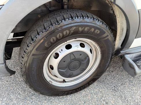 Used 2017 Ford Transit 150 XL image 39