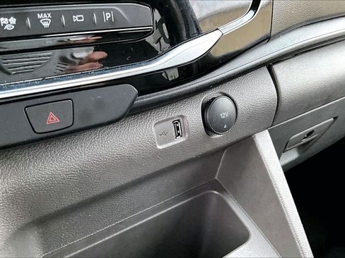 Used 2023 Ford Transit 350 XLT image 33