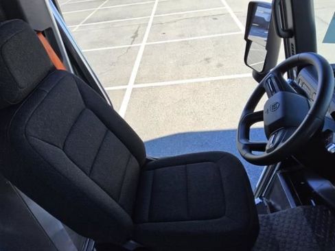 Used 2024 Chevrolet Brightdrop 600 w/ Commercial Equipment Package AWD/4WD image 35