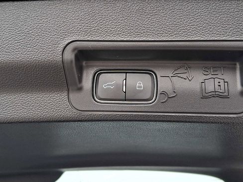 Certified 2023 Ford Explorer Platinum w/ Technology Package image 32