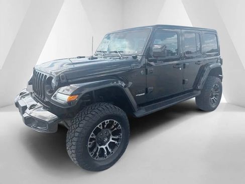Used 2021 Jeep Wrangler Unlimited Sahara AWD/4WD image 3