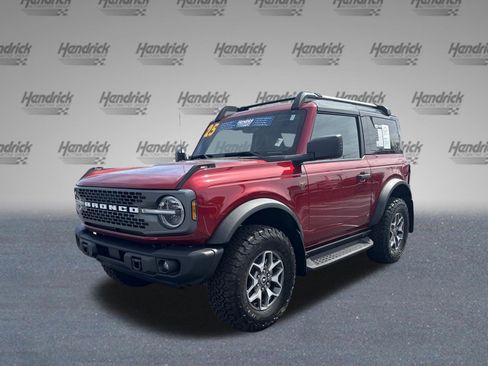 Used 2025 Ford Bronco Badlands image 8