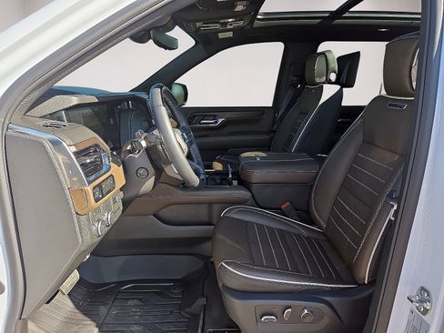 Used 2026 GMC Yukon XL Denali Ultimate AWD/4WD image 23
