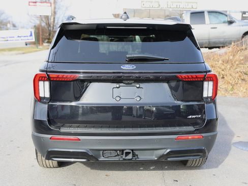 Certified 2025 Ford Explorer ST-Line image 6