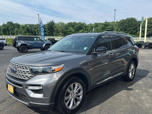 Certified 2022 Ford Explorer Limited w/ Equipment Group 301A AWD/4WD image 3