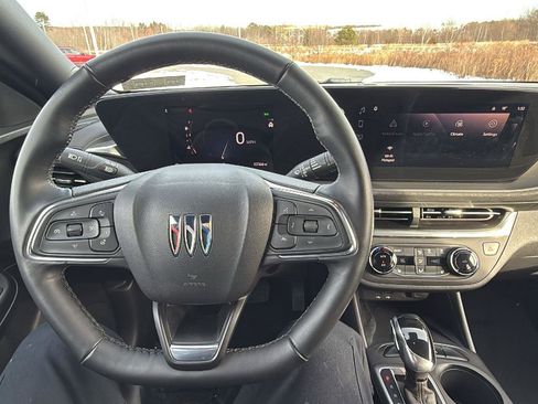 Used 2024 Buick Envista Preferred w/ Convenience I Package image 26