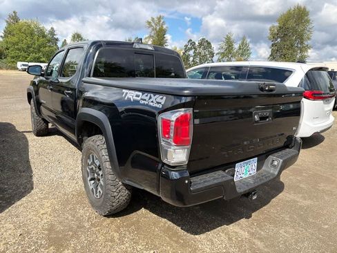 Used 2021 Toyota Tacoma TRD Off-Road w/ Technology Package AWD/4WD image 5