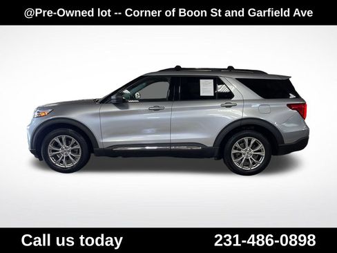 Used 2020 Ford Explorer XLT w/ Equipment Group 202A AWD/4WD image 2