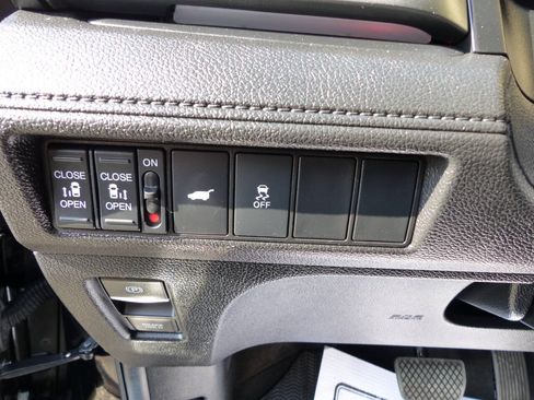 Used 2025 Honda Odyssey Sport-L image 25