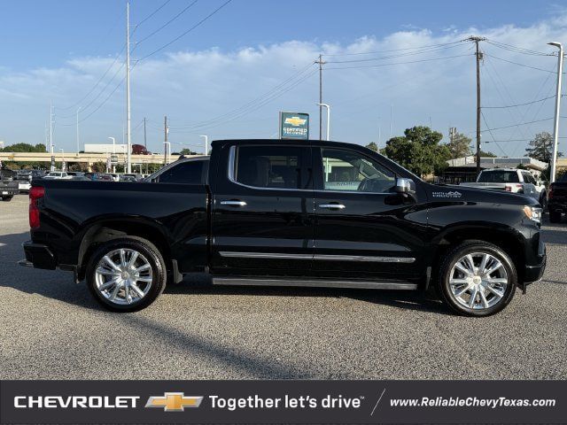 Used 2026 Chevrolet Silverado 1500 High Country AWD/4WD image 5
