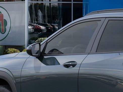 New 2026 Chevrolet Trax LT w/ Driver Confidence Package FWD image 12
