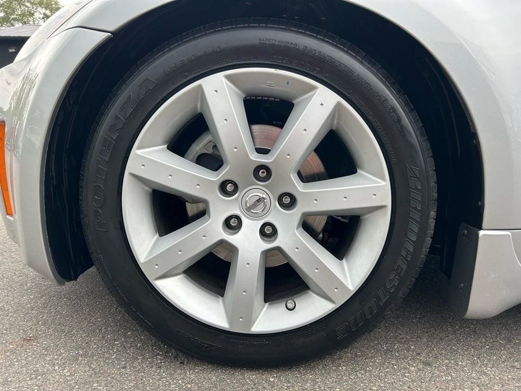 Used 2005 Nissan 350Z Touring RWD image 28