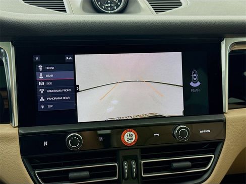 Used 2025 Porsche Macan image 20