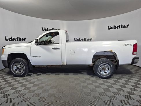 Used 2009 GMC Sierra 2500 W/T w/ Work Truck Preferred Package AWD/4WD image 4
