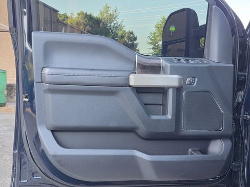 Used 2022 Ford F250 Lariat w/ Black Appearance Package AWD/4WD image 32