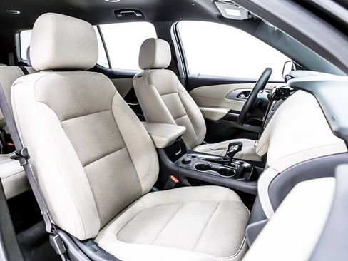Used 2023 Chevrolet Traverse LS w/ Safety Package FWD image 31
