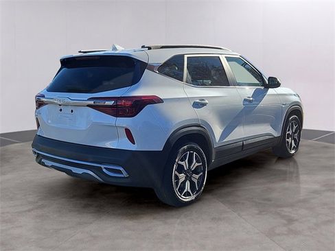 Certified 2023 Kia Seltos EX image 6