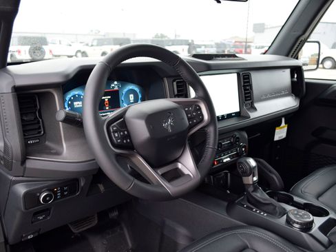 New 2025 Ford Bronco Big Bend w/ Black Diamond Package image 17