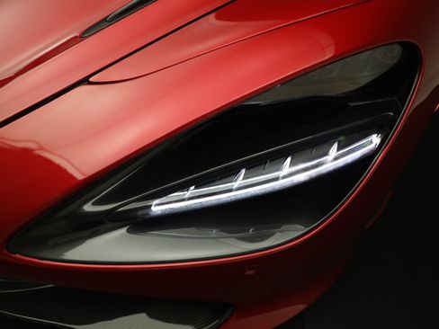 Used 2019 McLaren 720S Performance RWD image 38