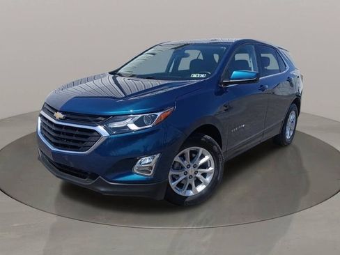 Used 2020 Chevrolet Equinox LT w/ Driver Convenience Package image 2