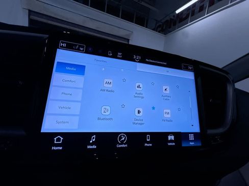 Used 2024 Chrysler Pacifica Touring-L image 24