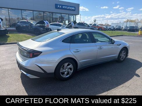 Used 2025 Hyundai Sonata SE FWD image 3