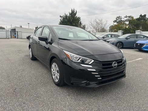 Used 2023 Nissan Versa S w/ Trunk Package image 3