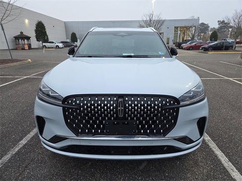 Used 2025 Lincoln Aviator Black Label image 8