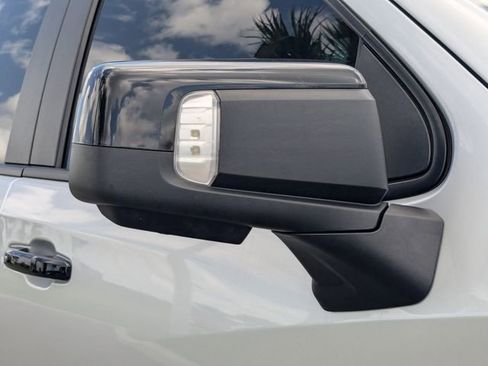 Used 2022 Chevrolet Silverado 1500 ZR2 w/ Technology Package image 12