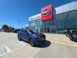 Used 2023 Nissan Rogue S video 1