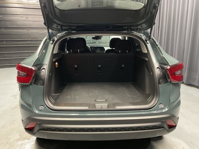 Used 2025 Chevrolet Trax LS FWD image 9