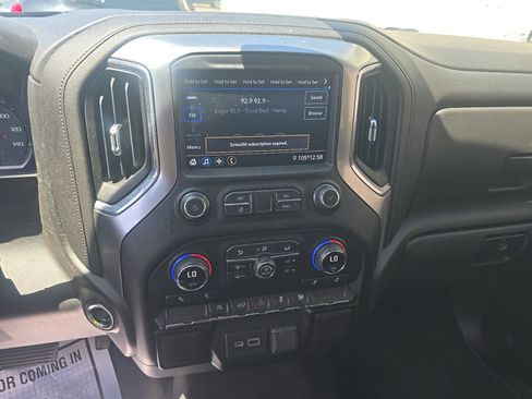 Used 2021 Chevrolet Silverado 1500 LT w/ Bed Protection Package RWD image 10