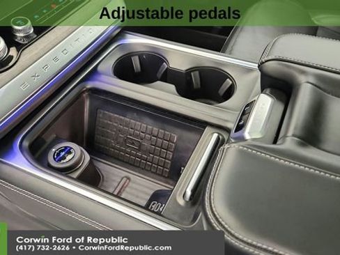 Certified 2025 Ford Expedition Max Platinum image 18