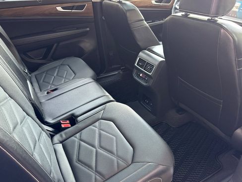 Used 2024 Volkswagen Atlas SE FWD image 20