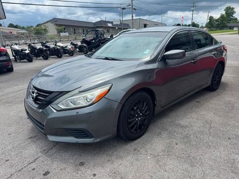 Used 2017 Nissan Altima 2.5 S w/ Power Driver Seat Package FWD image 3