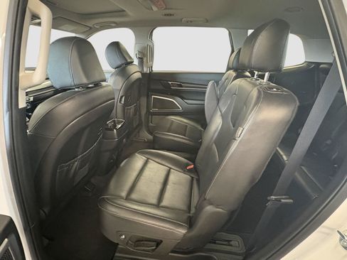 Used 2025 Kia Telluride S AWD/4WD image 26