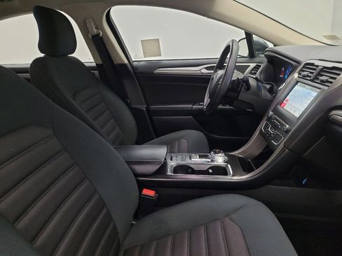 Used 2018 Ford Fusion SE w/ Fusion SE Technology Package image 21