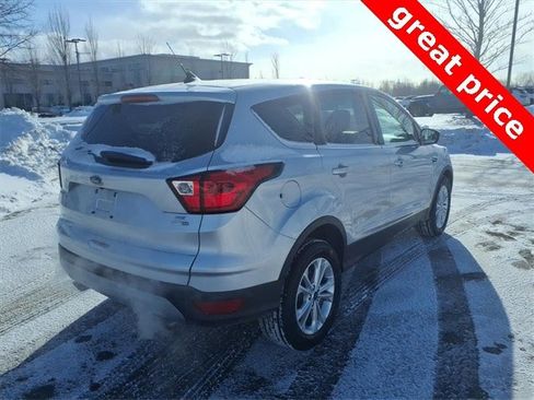 Used 2019 Ford Escape SE image 4