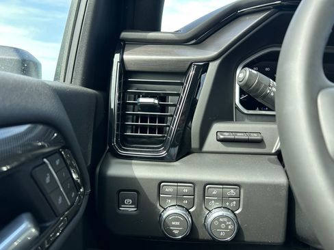 New 2026 GMC Sierra 2500 AT4 w/ AT4 Premium Plus Package AWD/4WD image 20